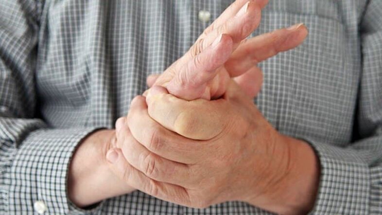 Comment se débarrasser de la douleur dans les doigts des doigts