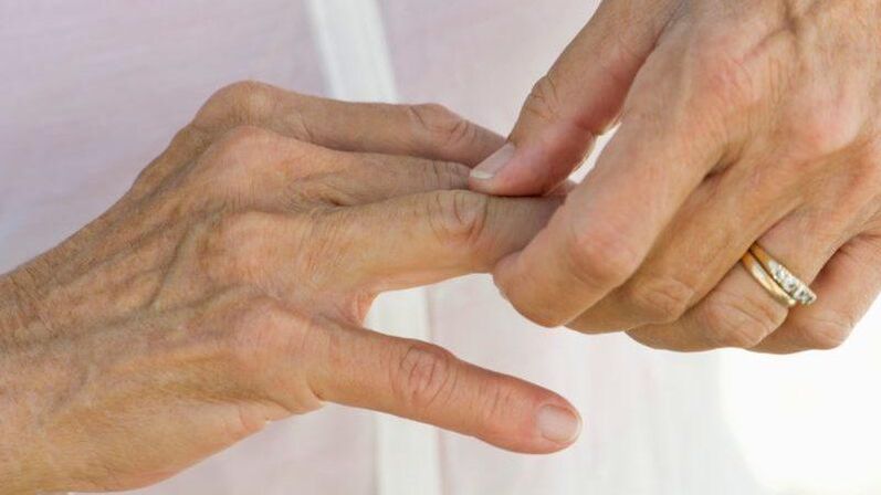Dans lesquels les maladies, les articulations ne font du mal aux doigts