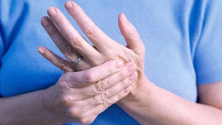 Les causes de la douleur dans les articulations des doigts