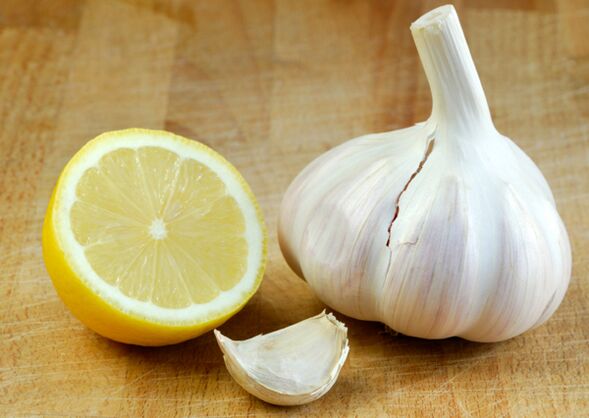 Citron et ail pour traiter l'arthrose du genou