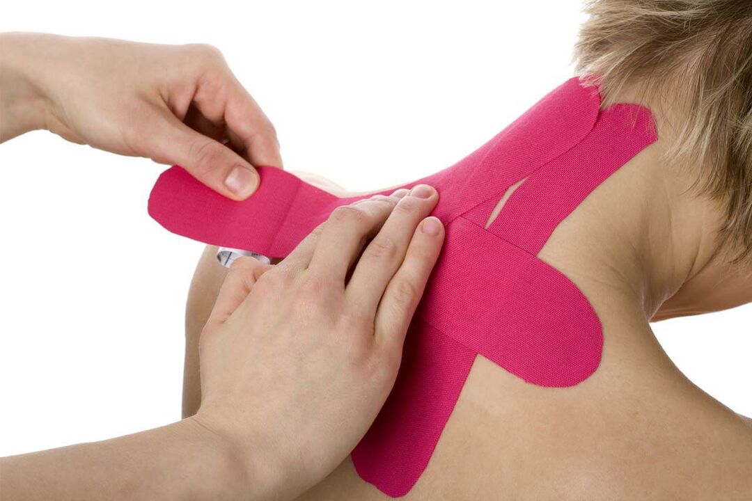 Taping cervical pour l'ostéochondrose